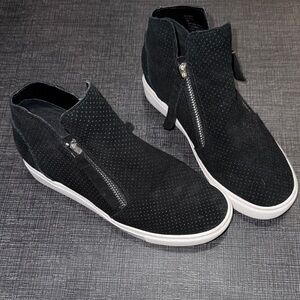 Black Suede Women’s Wedge Sneakers Sz 6